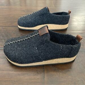 New with box Comfortfusse Romy dark grey woo loafers men’s size 40